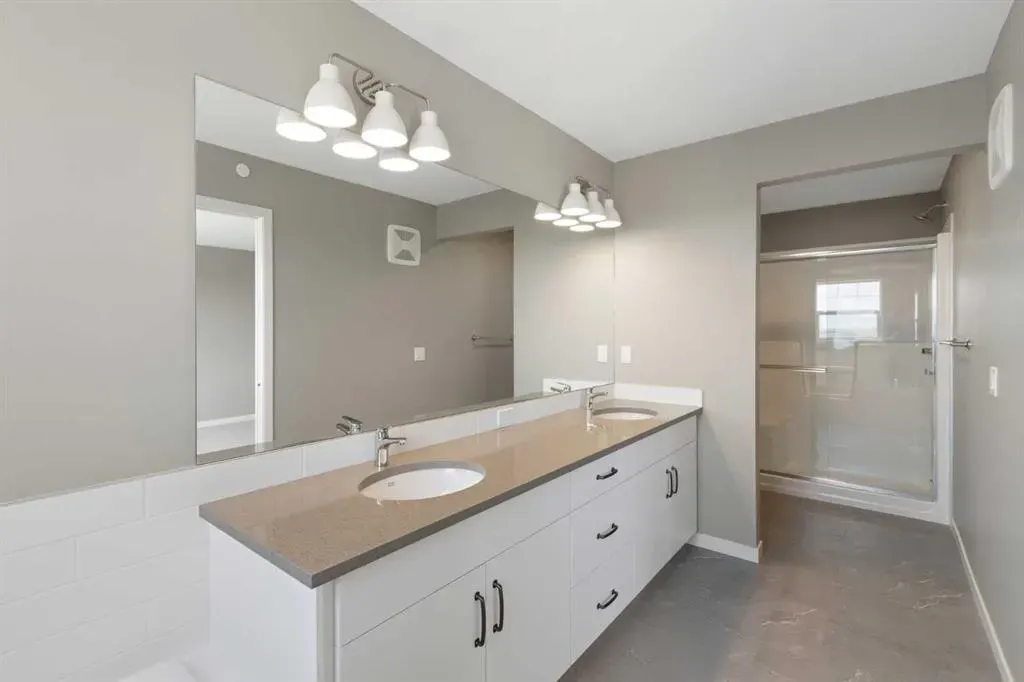 415 Hotchkiss Manor SE