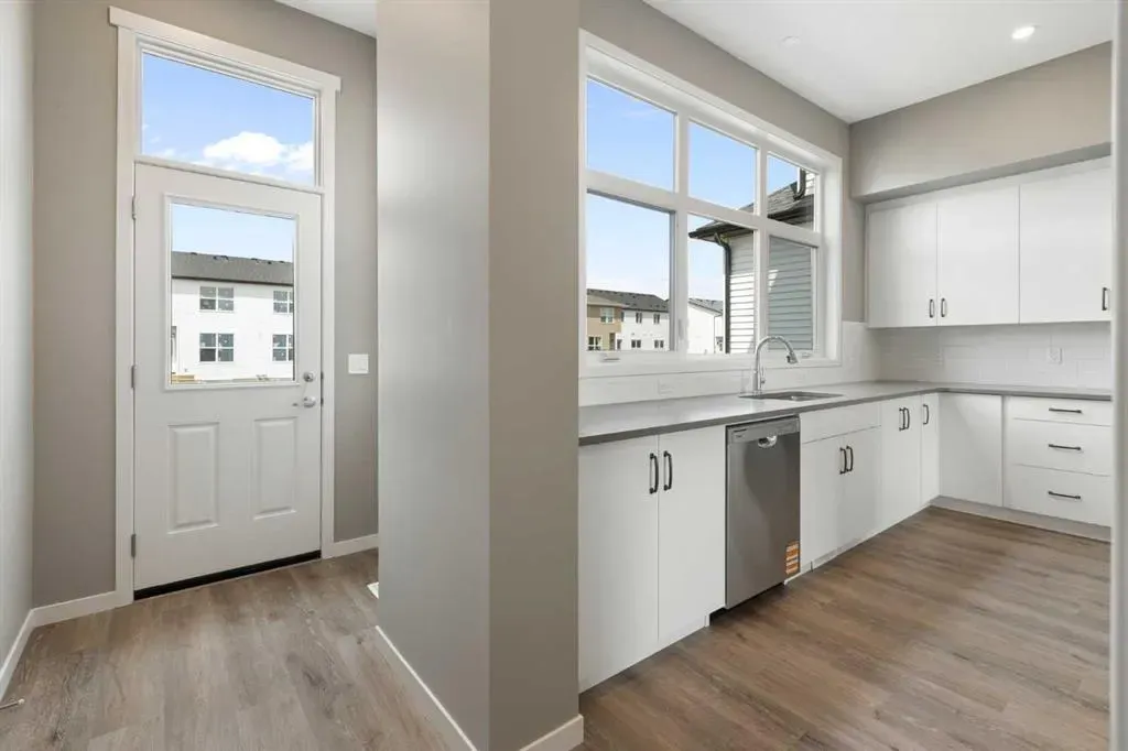 415 Hotchkiss Manor SE