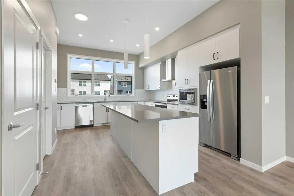 415 Hotchkiss Manor SE