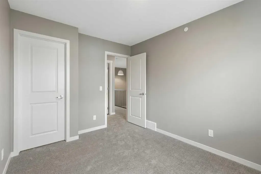 415 Hotchkiss Manor SE