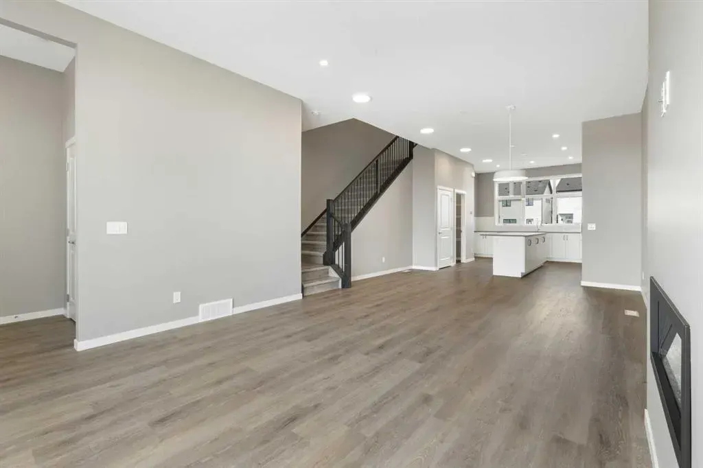 415 Hotchkiss Manor SE