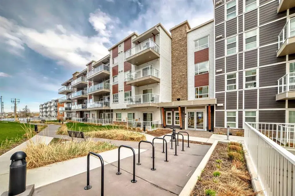 100 Harvest Hills Place NE, #404
