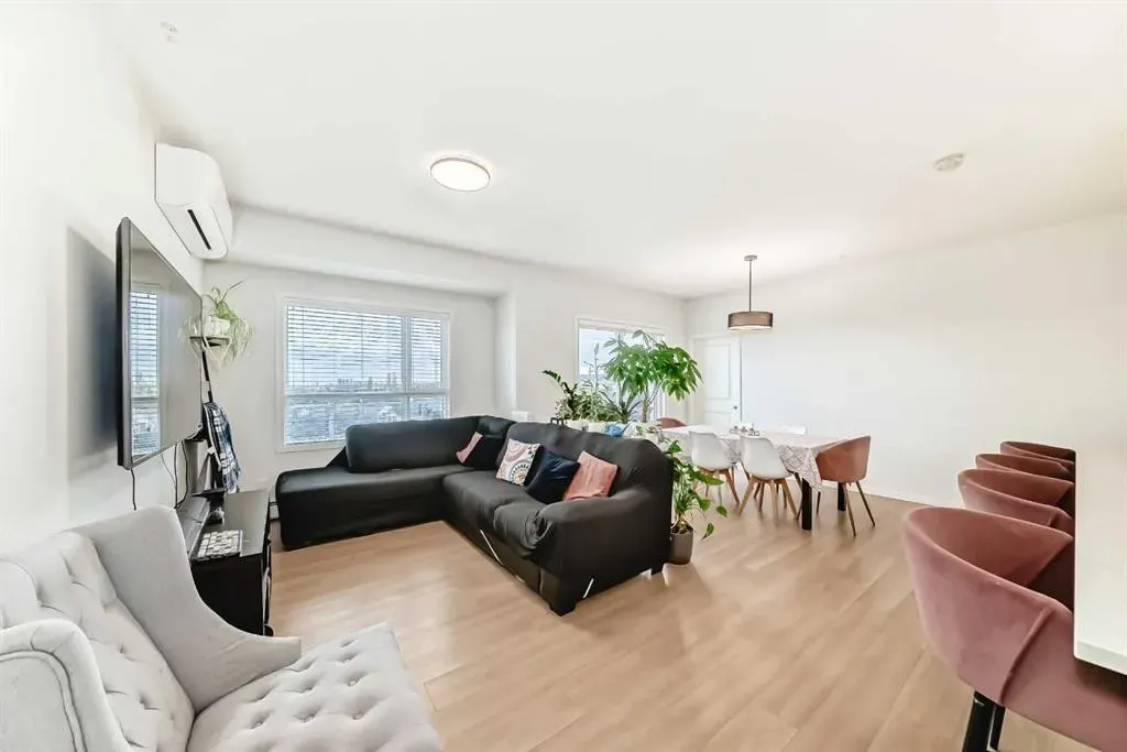 100 Harvest Hills Place NE, #404