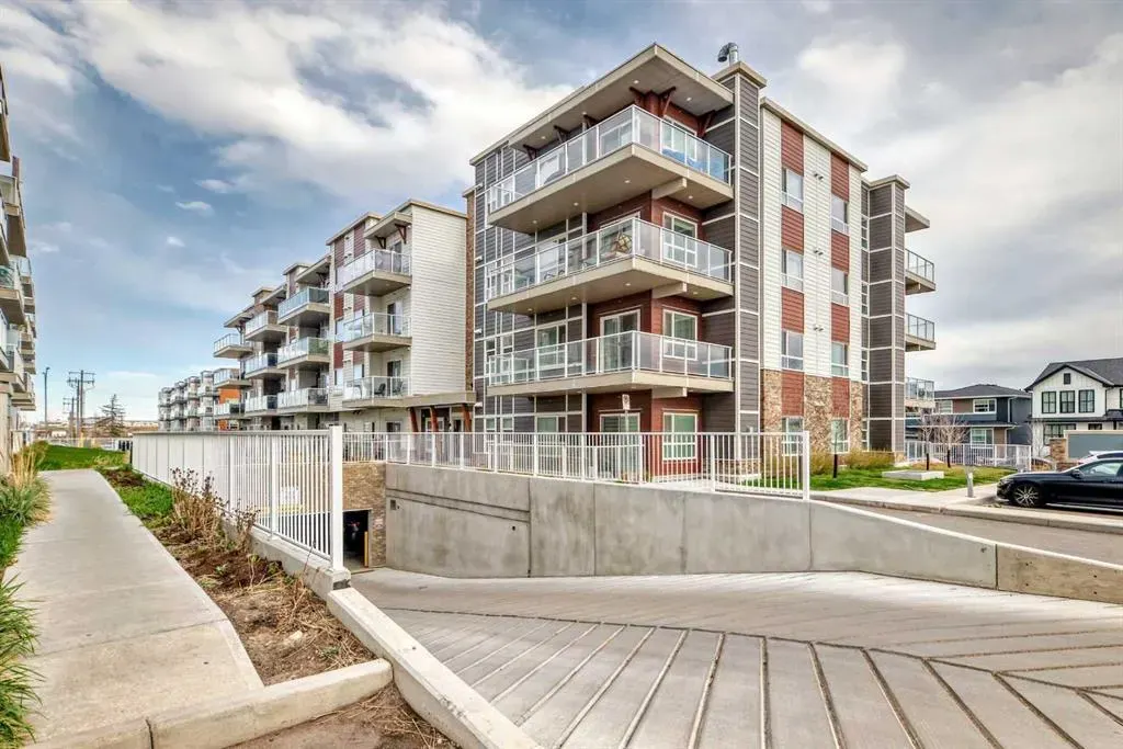 100 Harvest Hills Place NE, #404