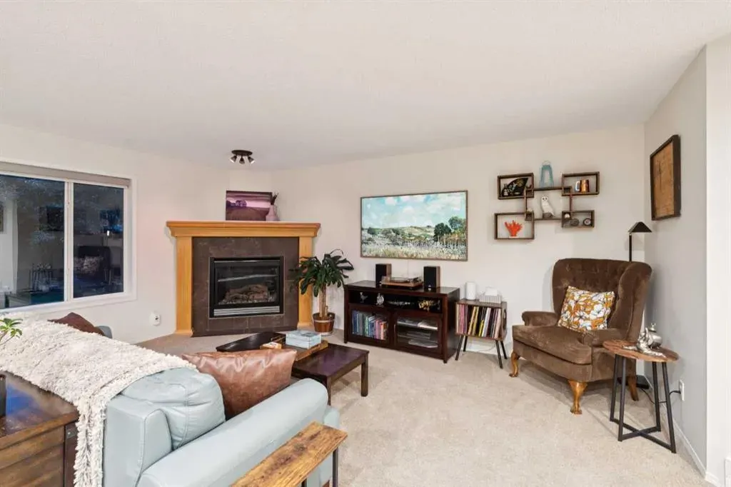 251 Everwillow Close SW
