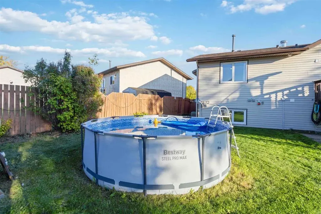 225 Farrell Crescent