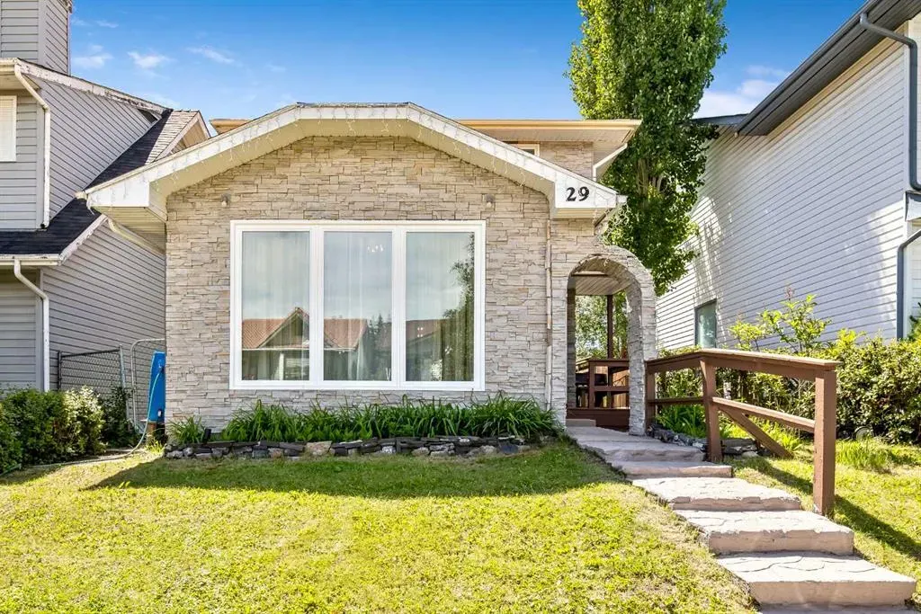 29 Woodglen Crescent SW