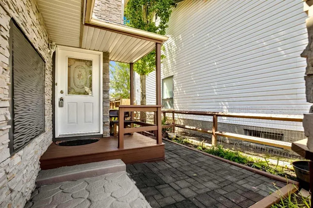 29 Woodglen Crescent SW