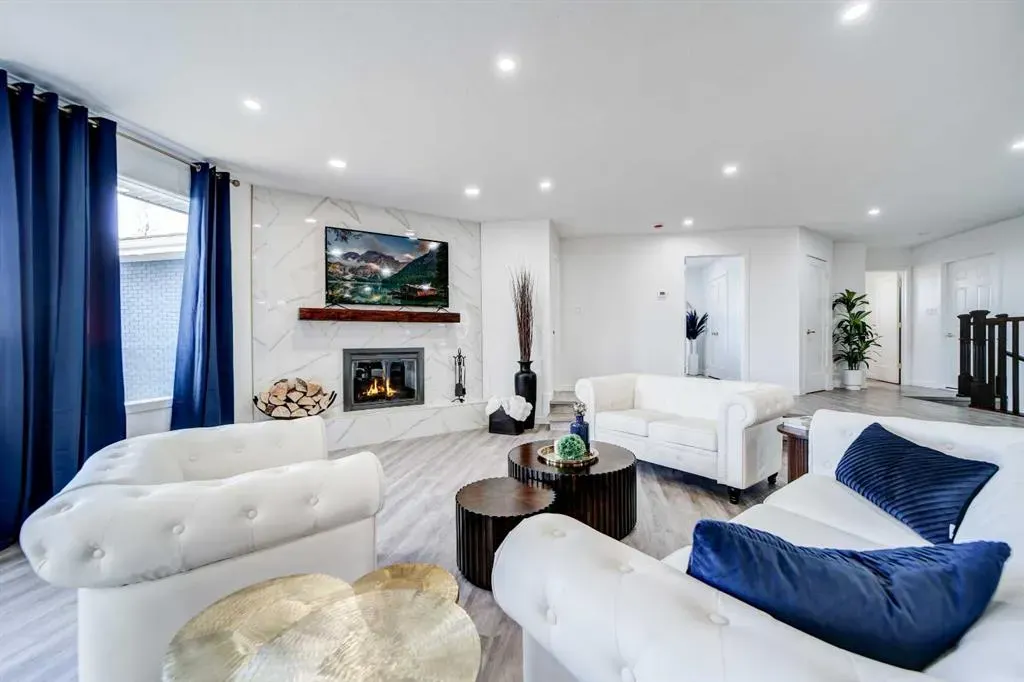 10 Sunset Crescent