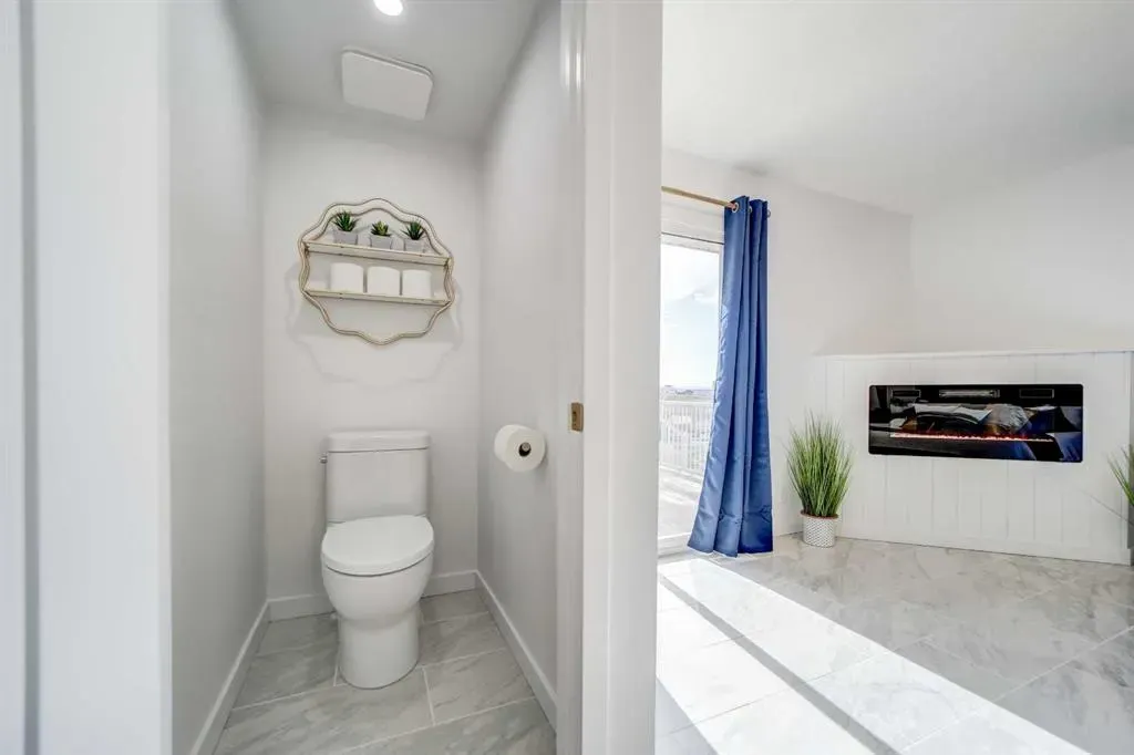 10 Sunset Crescent