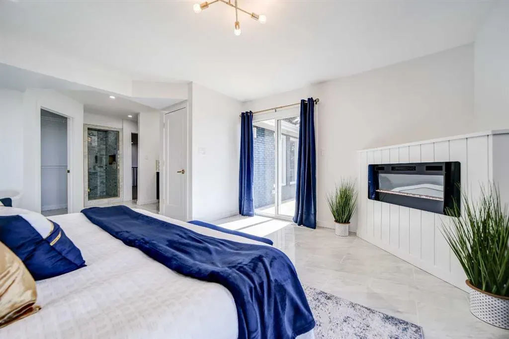 10 Sunset Crescent