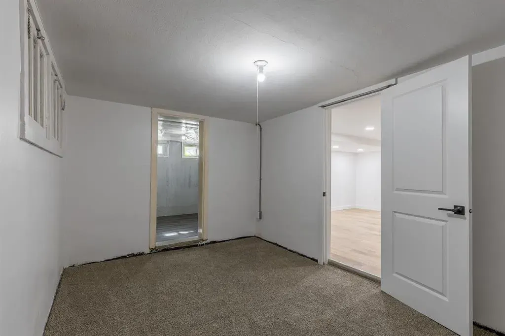 257 2 Street W