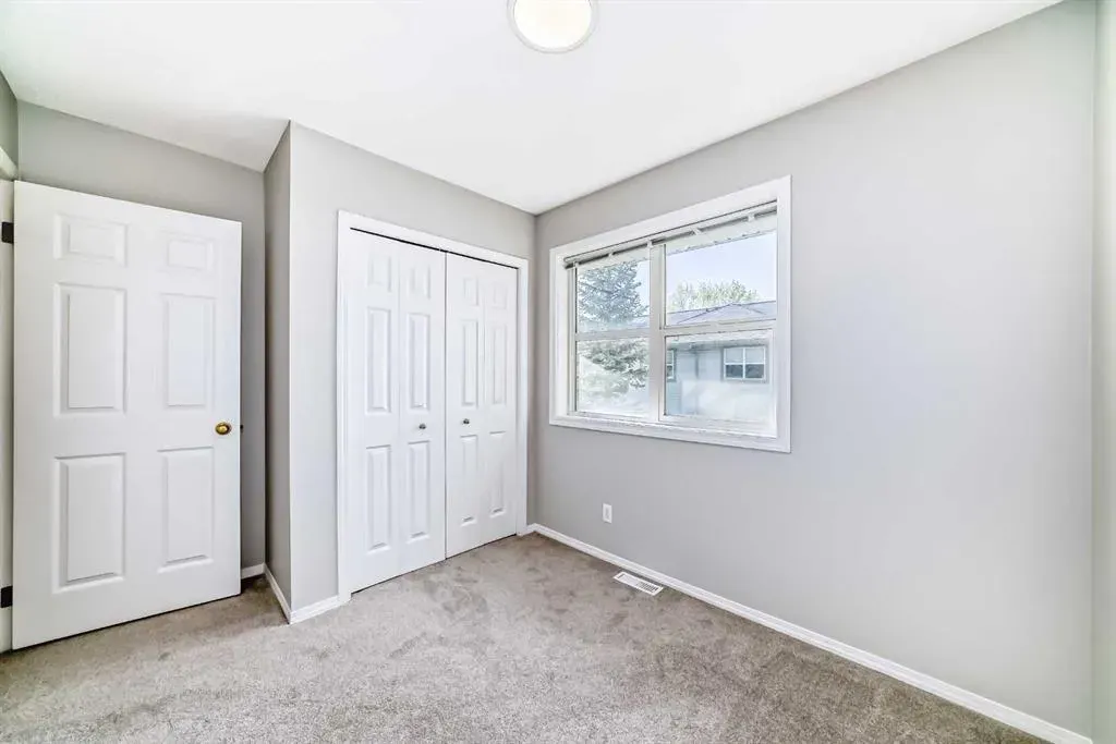 215 Harvest Gold Place NE