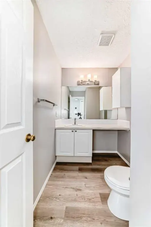 215 Harvest Gold Place NE