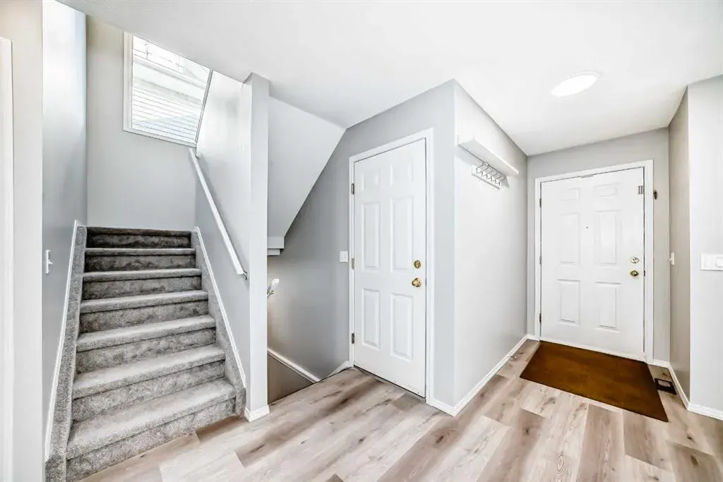 215 Harvest Gold Place NE