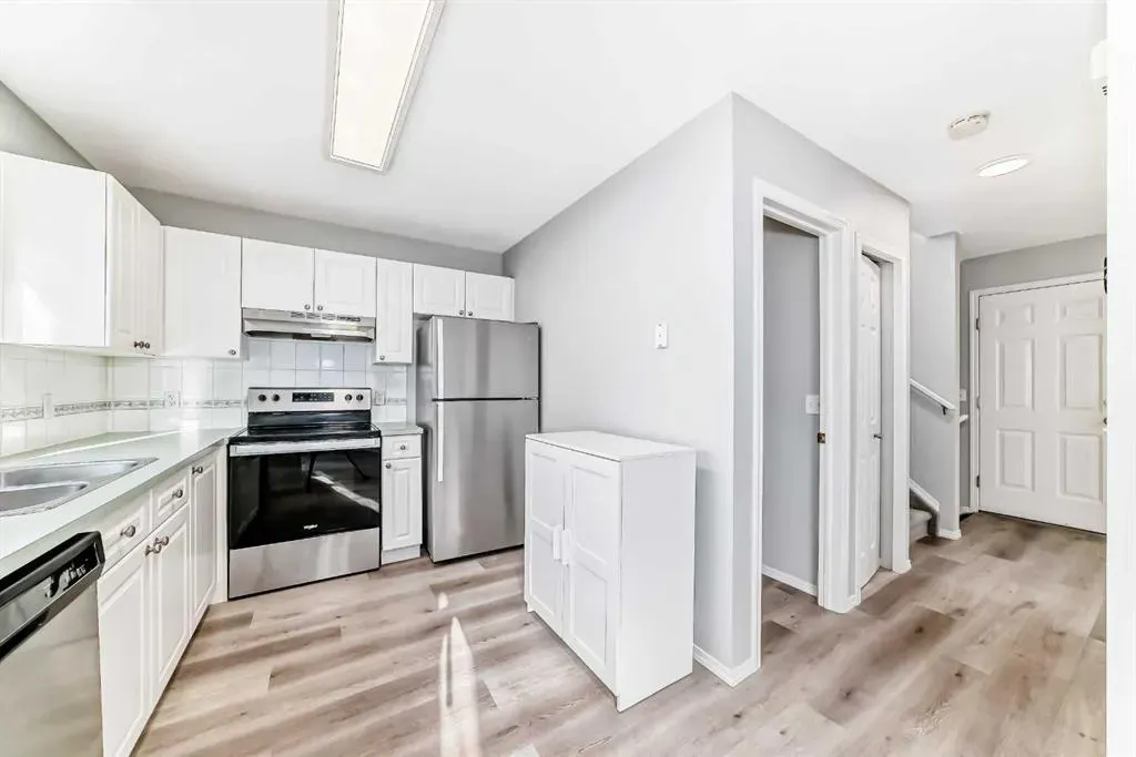 215 Harvest Gold Place NE