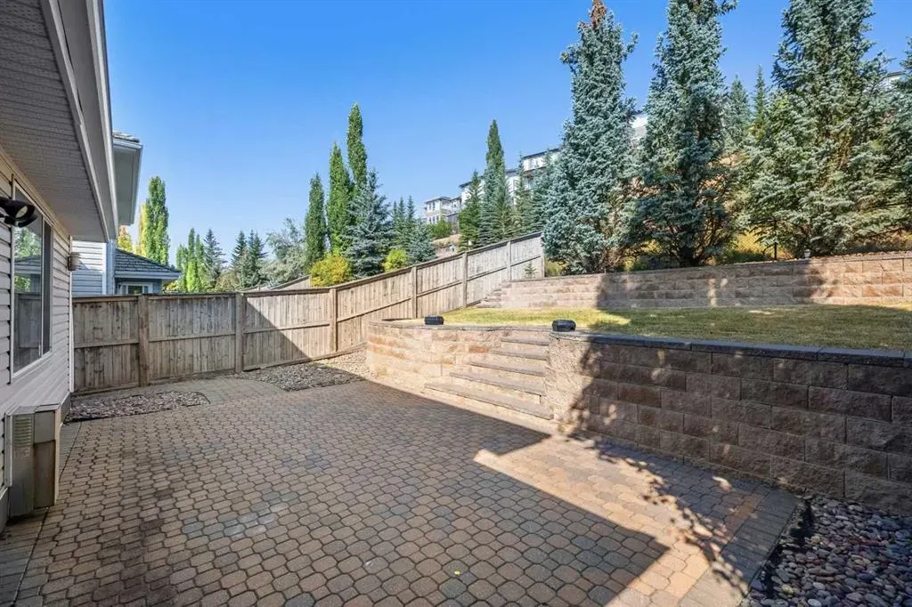 7826 Springbank Way SW