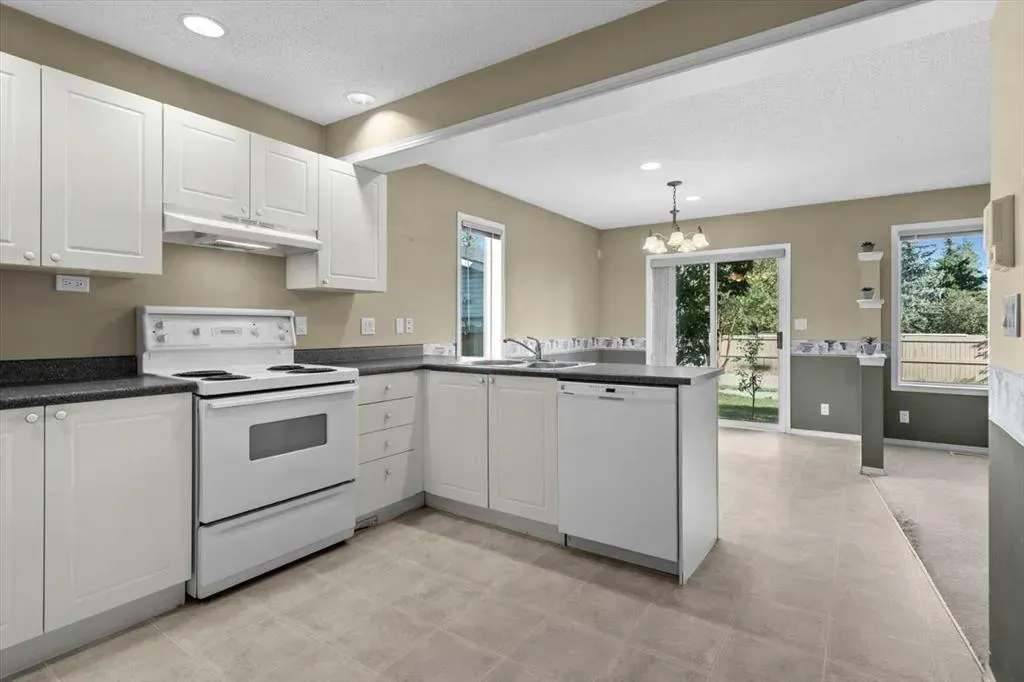 9718 Harvest Hills Link NE