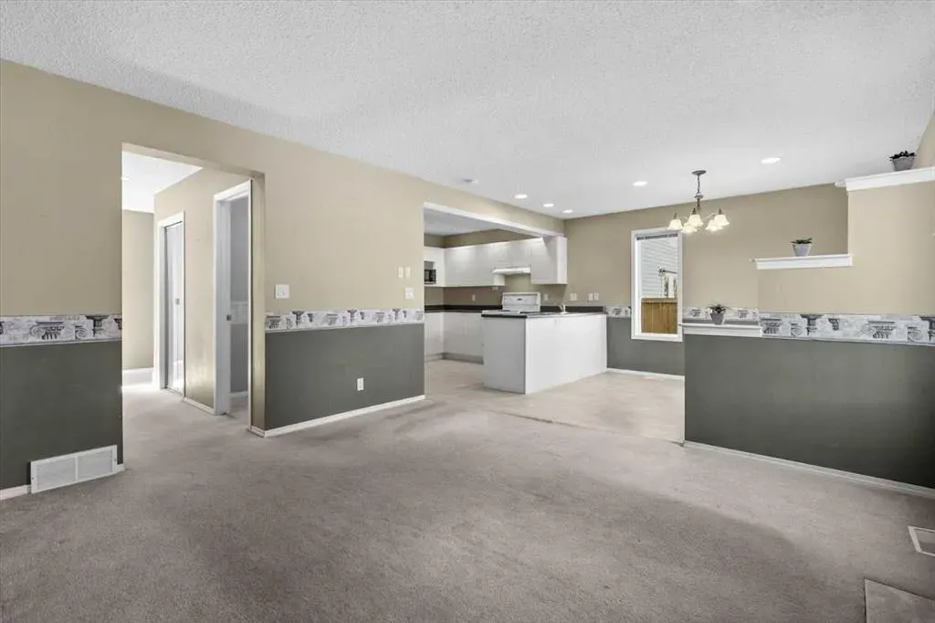 9718 Harvest Hills Link NE