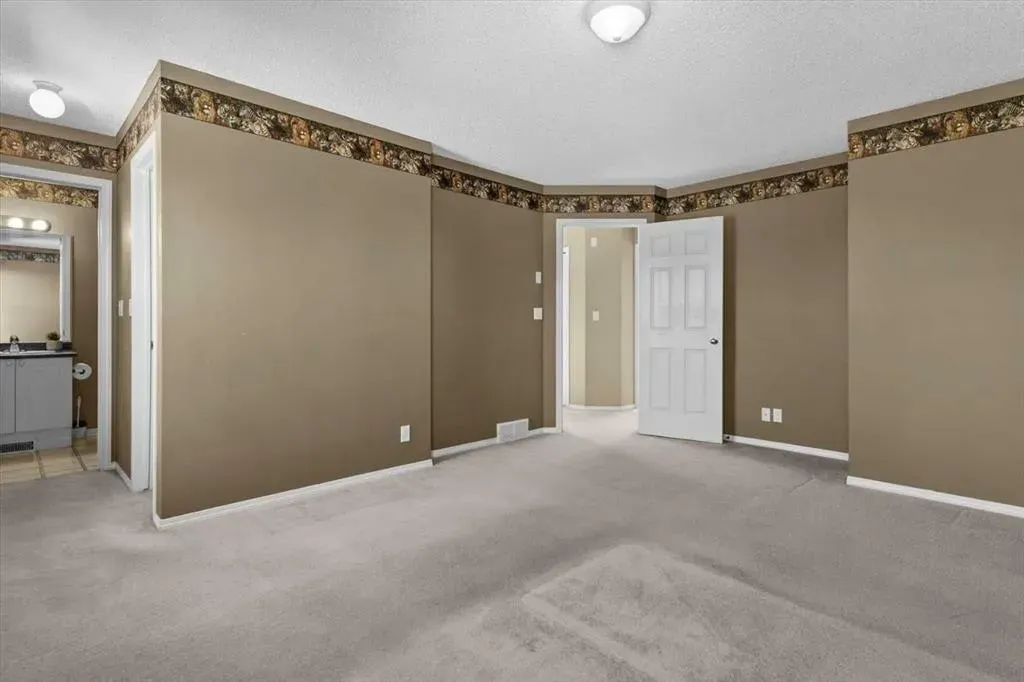 9718 Harvest Hills Link NE