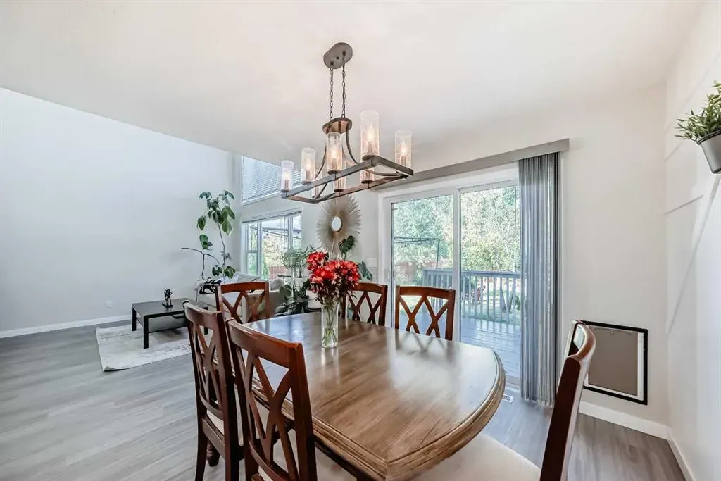 202 Bridlewood Court SW