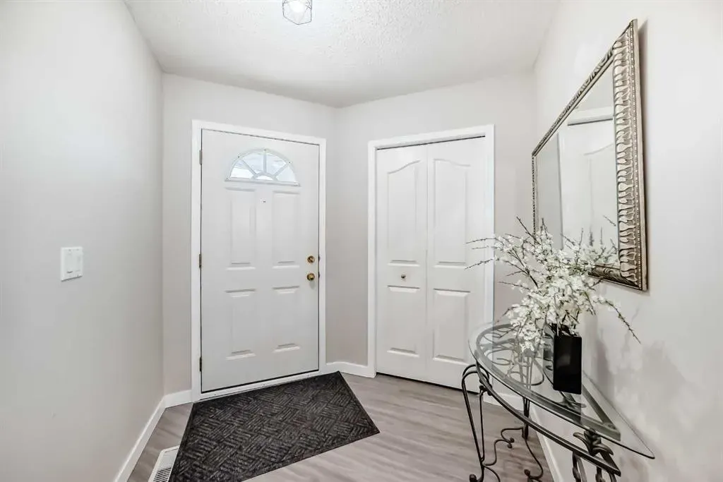202 Bridlewood Court SW