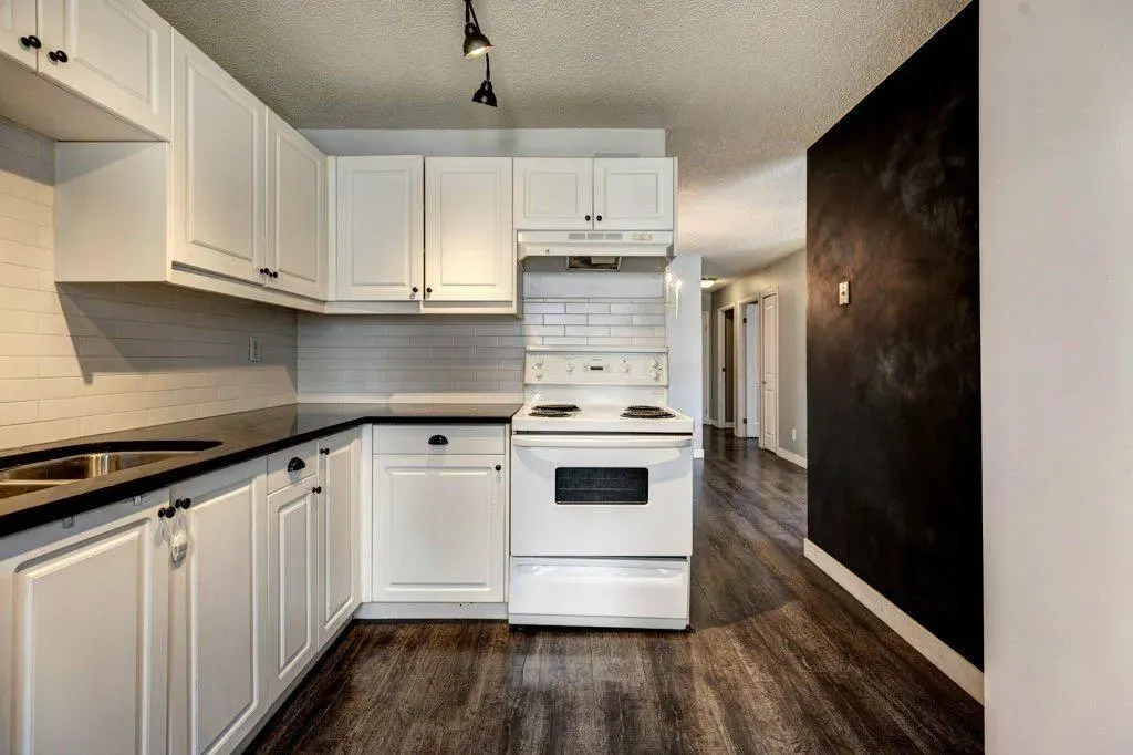 1335 12 Avenue, #211