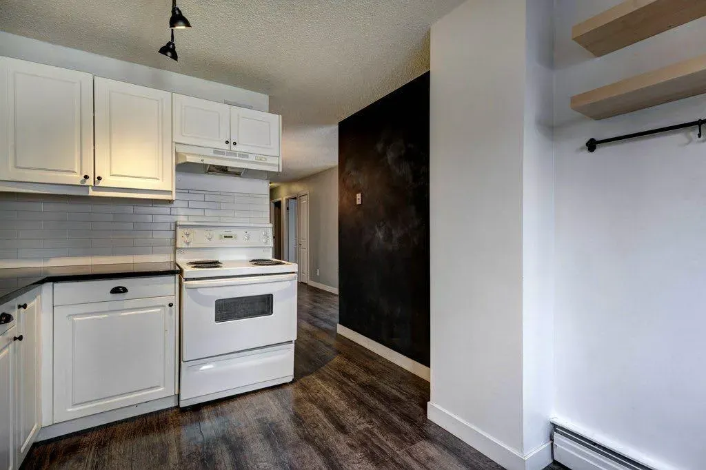 1335 12 Avenue, #211