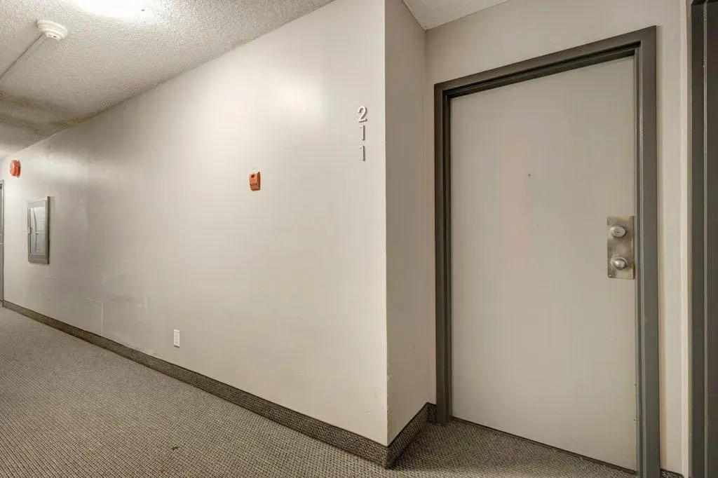 1335 12 Avenue, #211