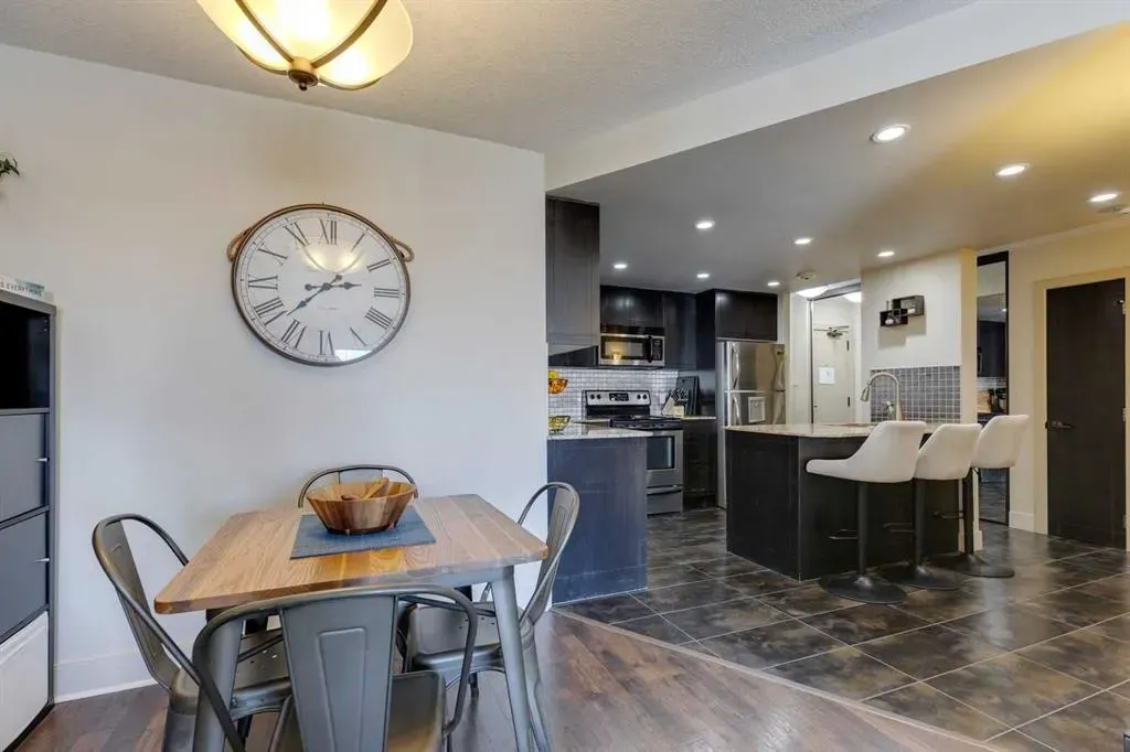 812 14 Avenue SW, #704