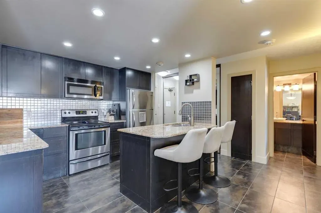 812 14 Avenue SW, #704
