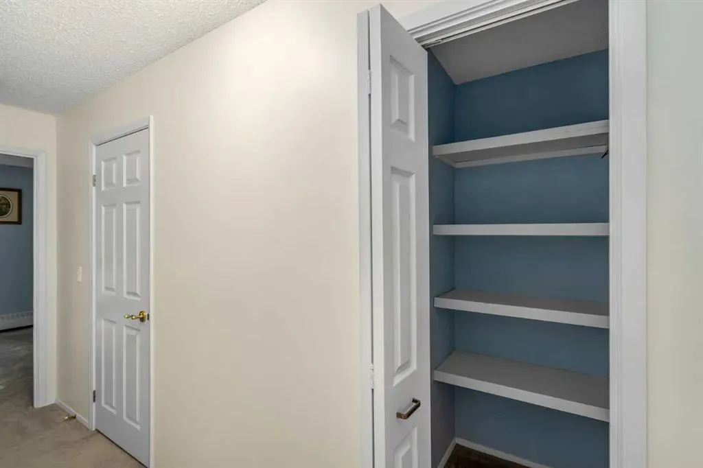 20 Coachway Road SW, #221