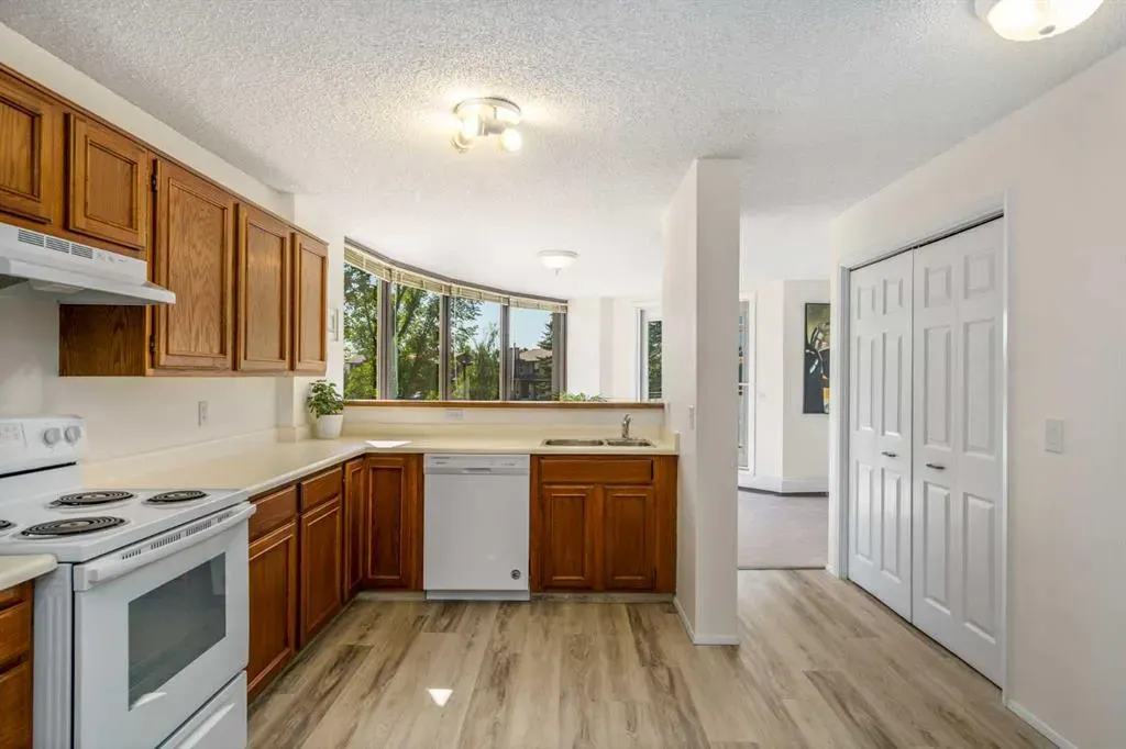20 Coachway Road SW, #221