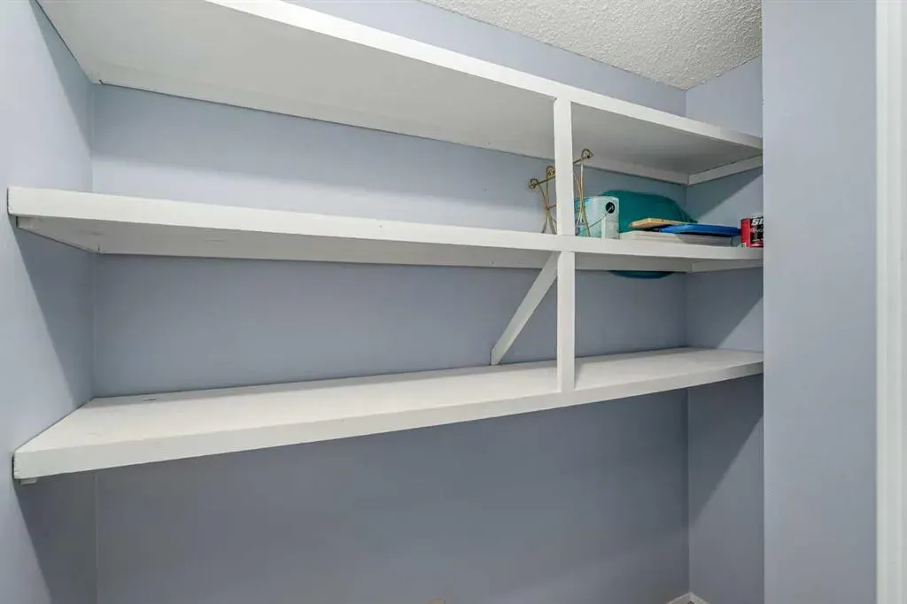 20 Coachway Road SW, #221