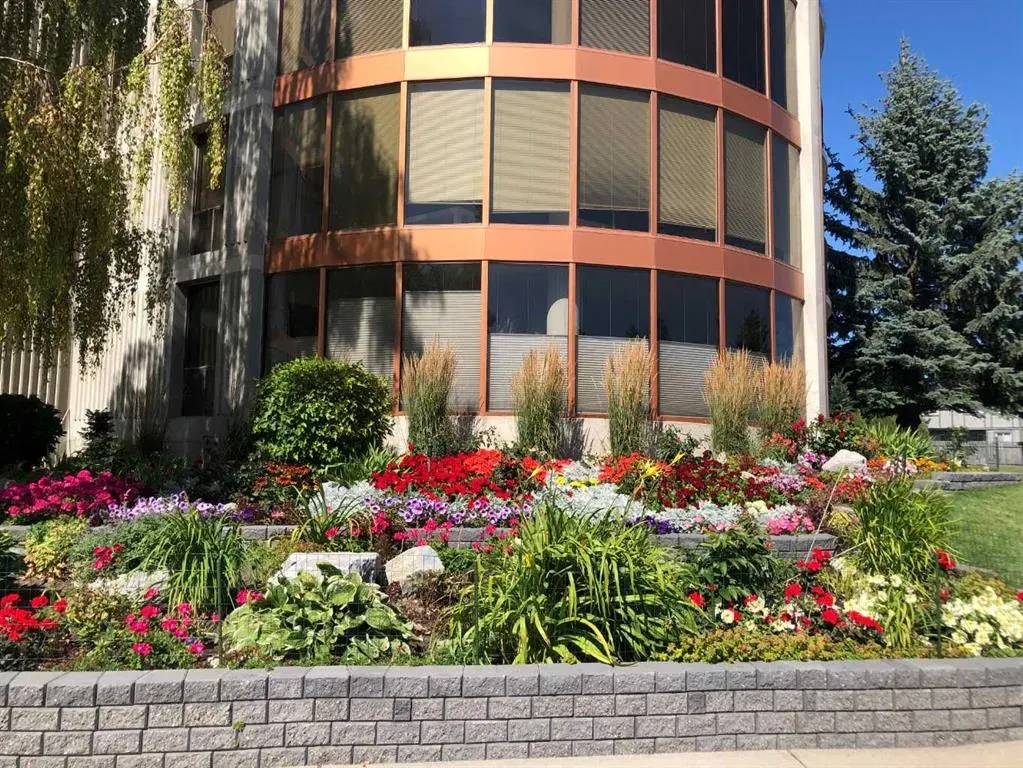 20 Coachway Road SW, #221