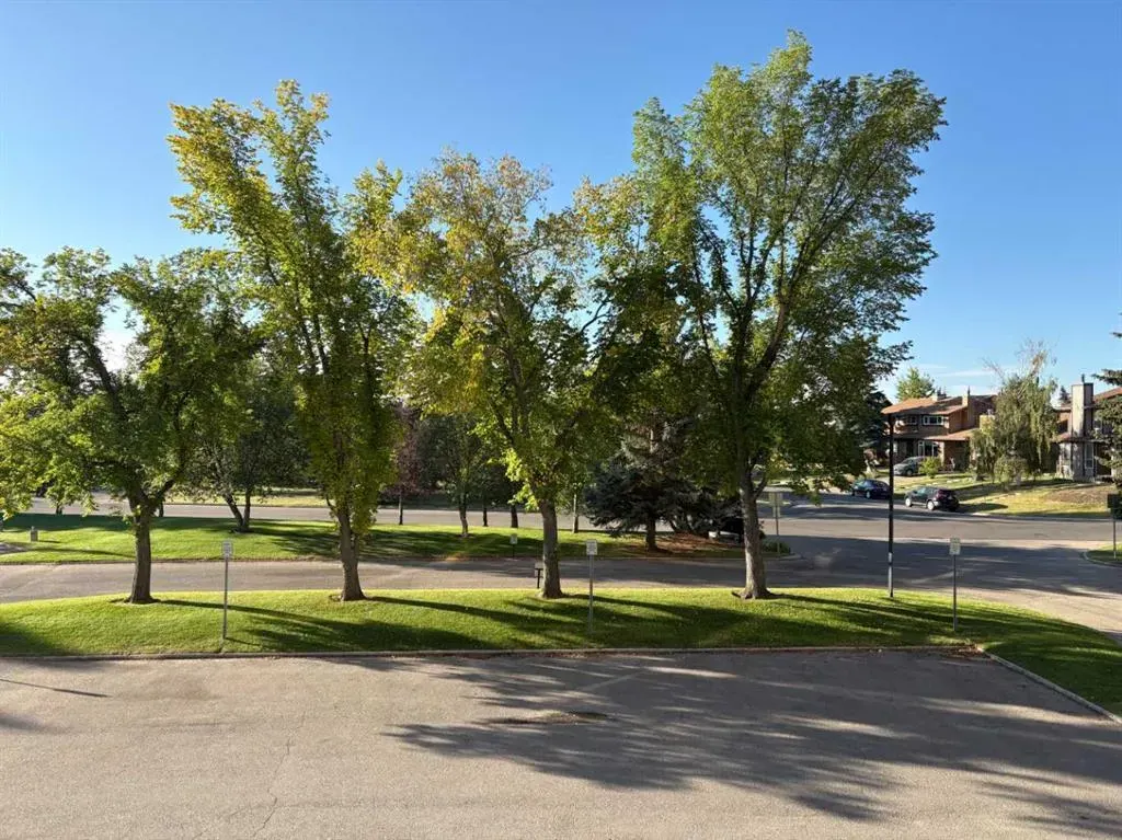 20 Coachway Road SW, #221