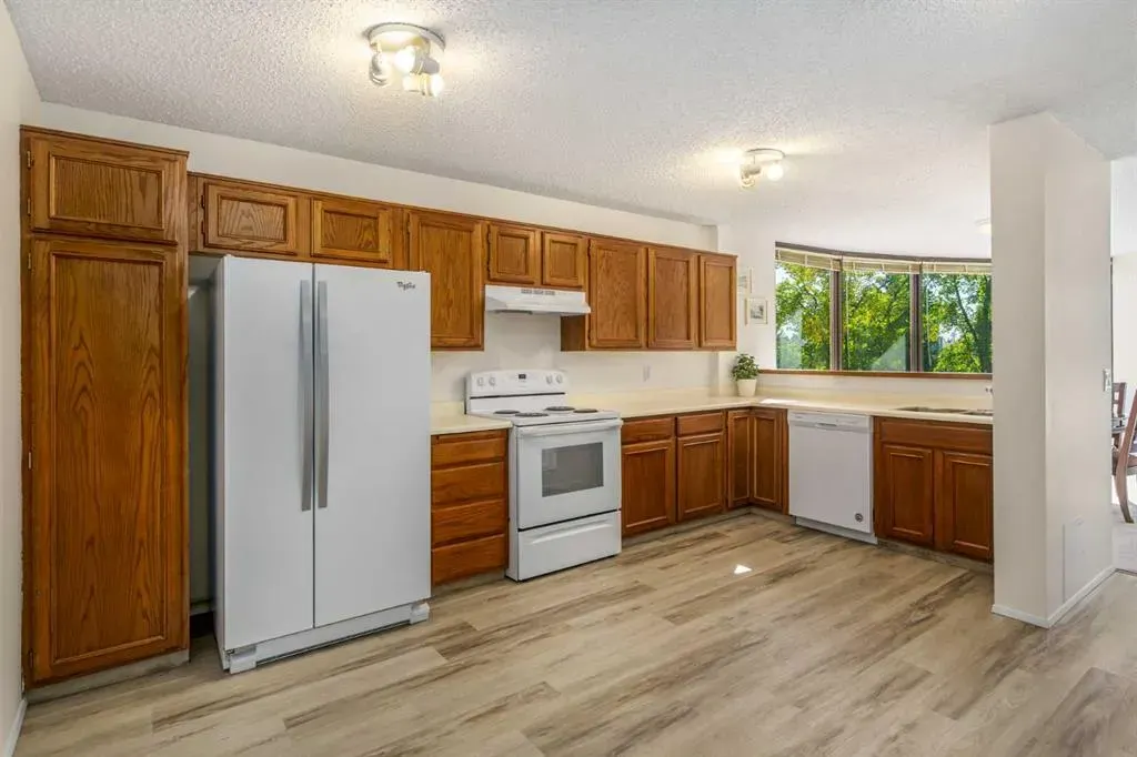 20 Coachway Road SW, #221