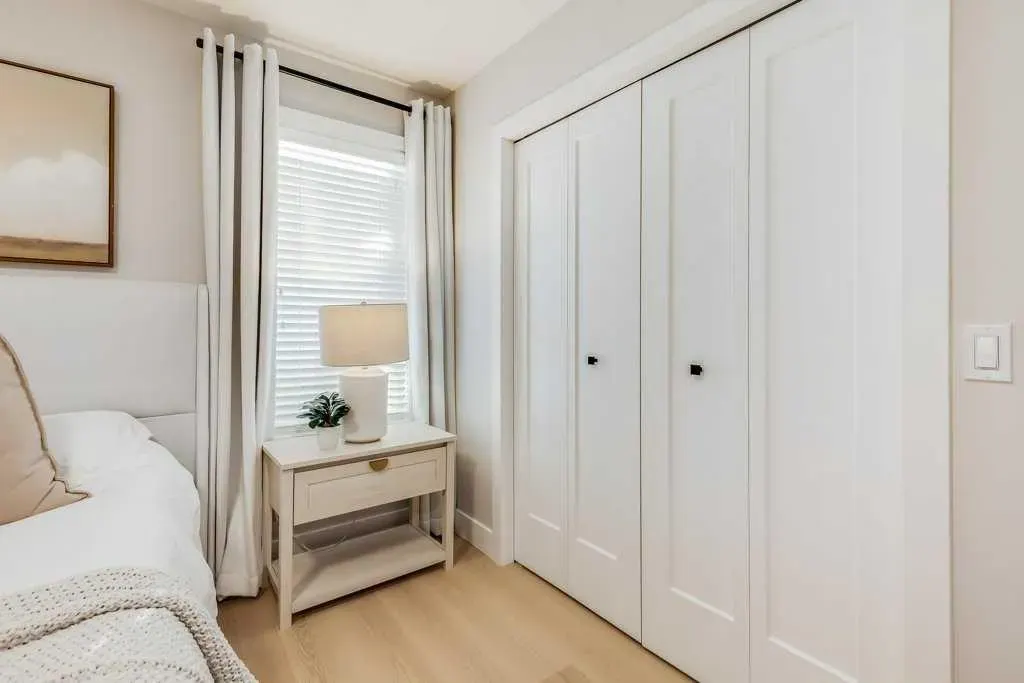 201 Thornleigh Close SE