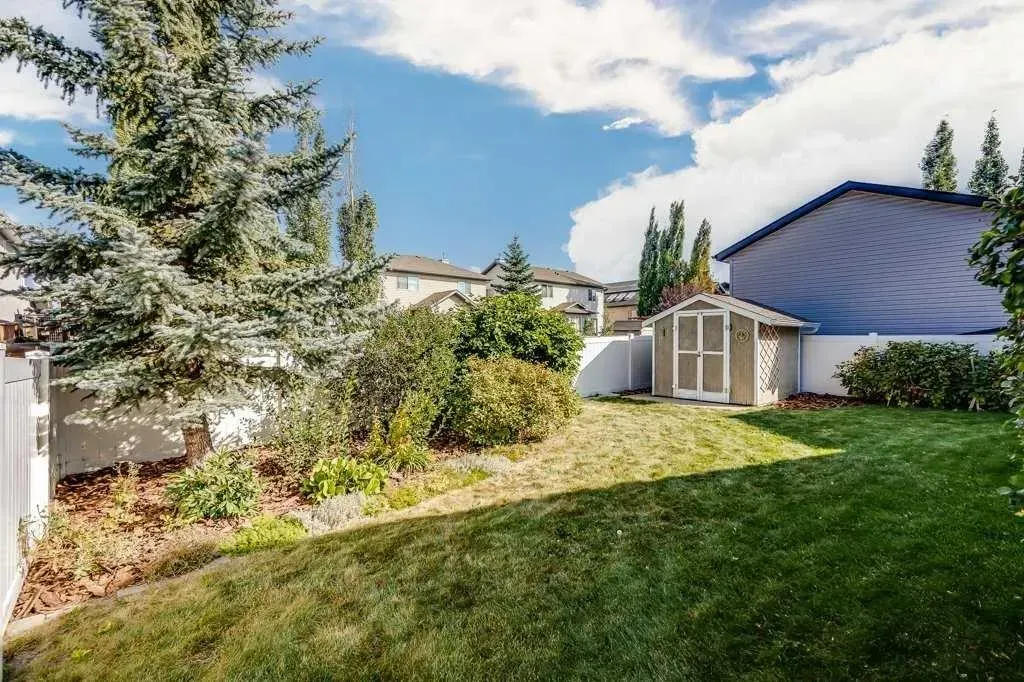 201 Thornleigh Close SE