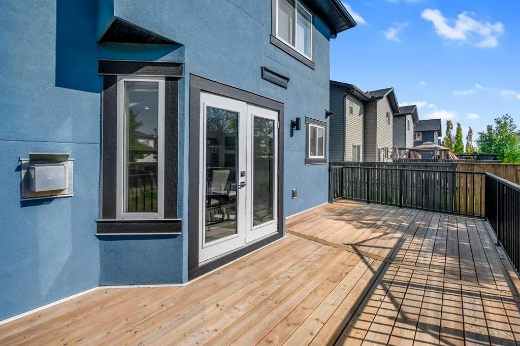 80 Canoe Square SW