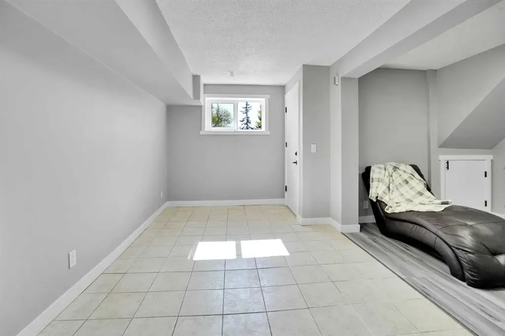 216 Templevale Road NE
