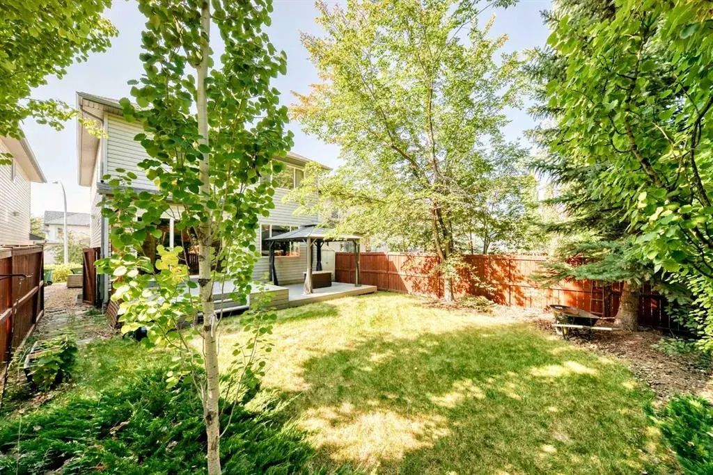 176 Cranwell Crescent SE