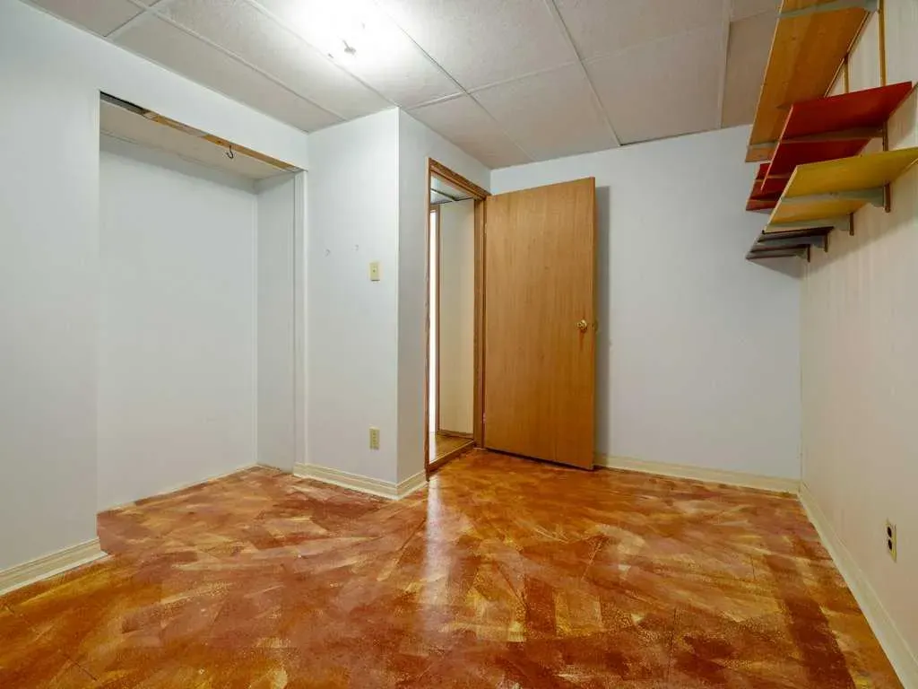 43 Ryerson Road W