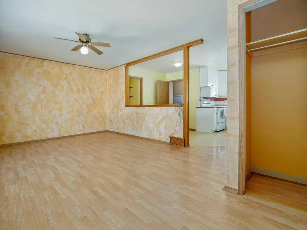 43 Ryerson Road W