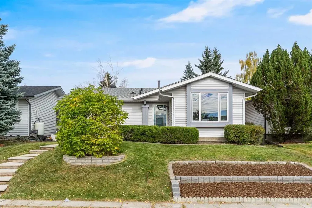 92 Woodford Drive SW