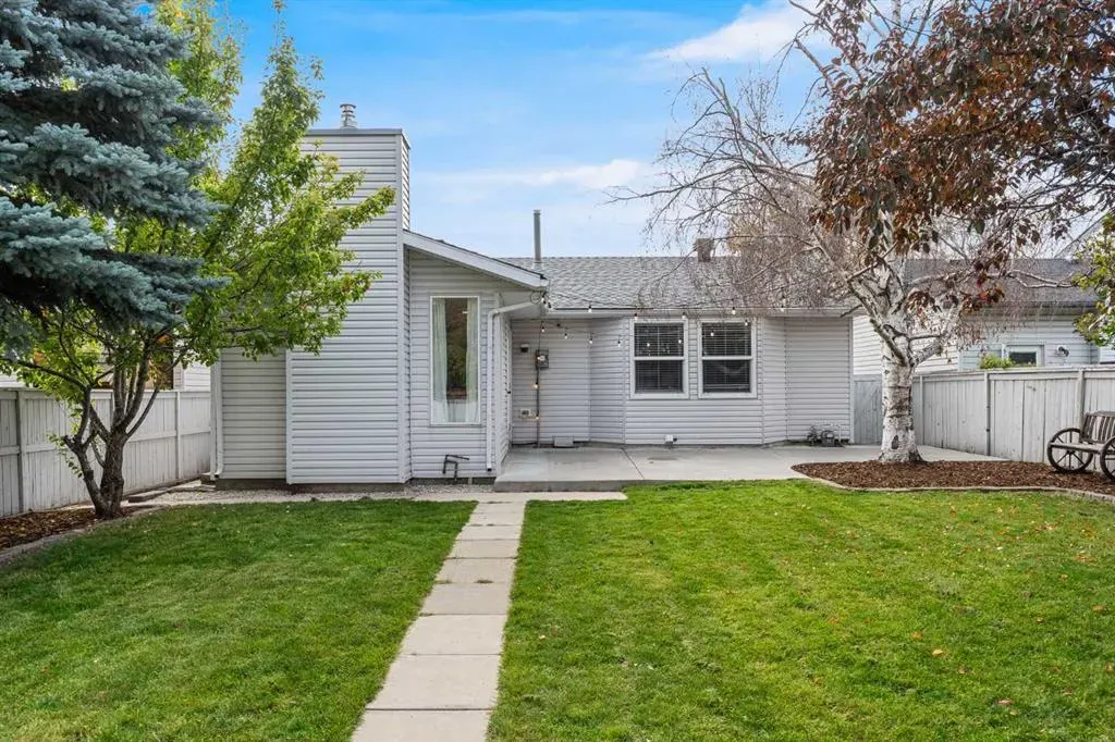 92 Woodford Drive SW