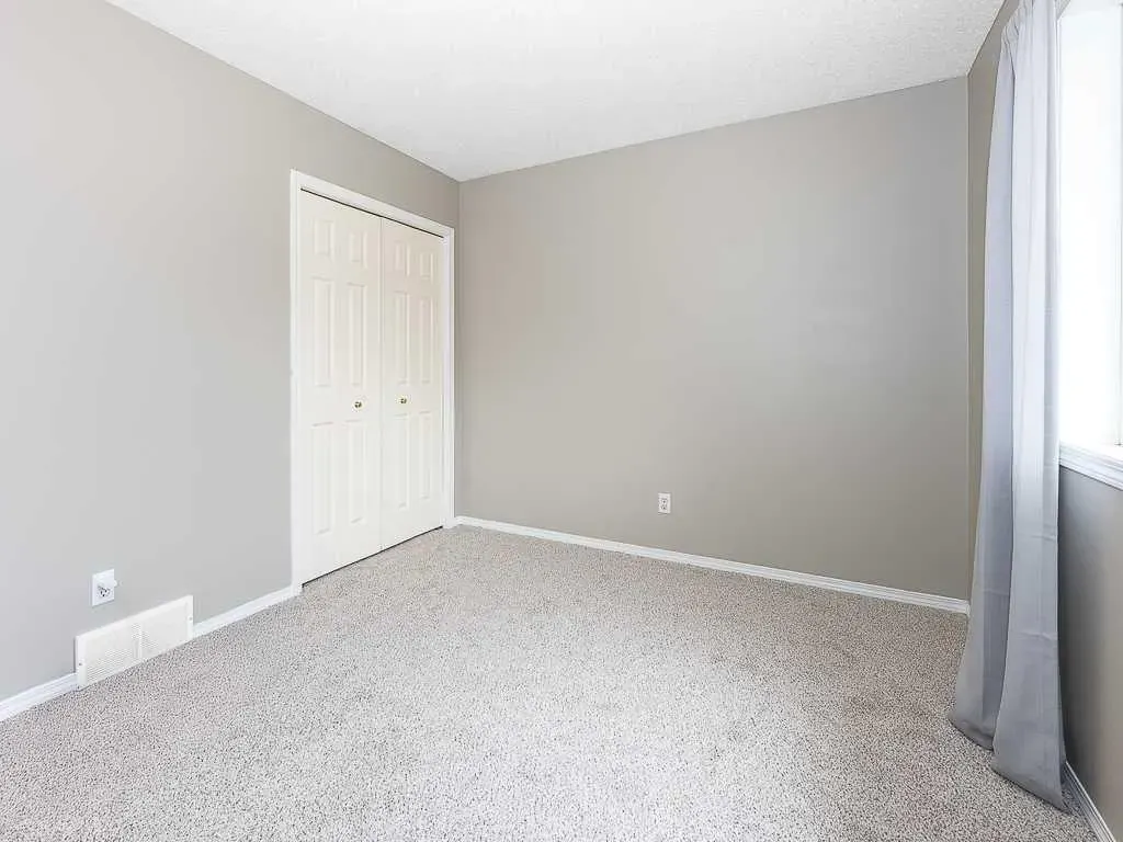 323 Bridlewood Circle SW