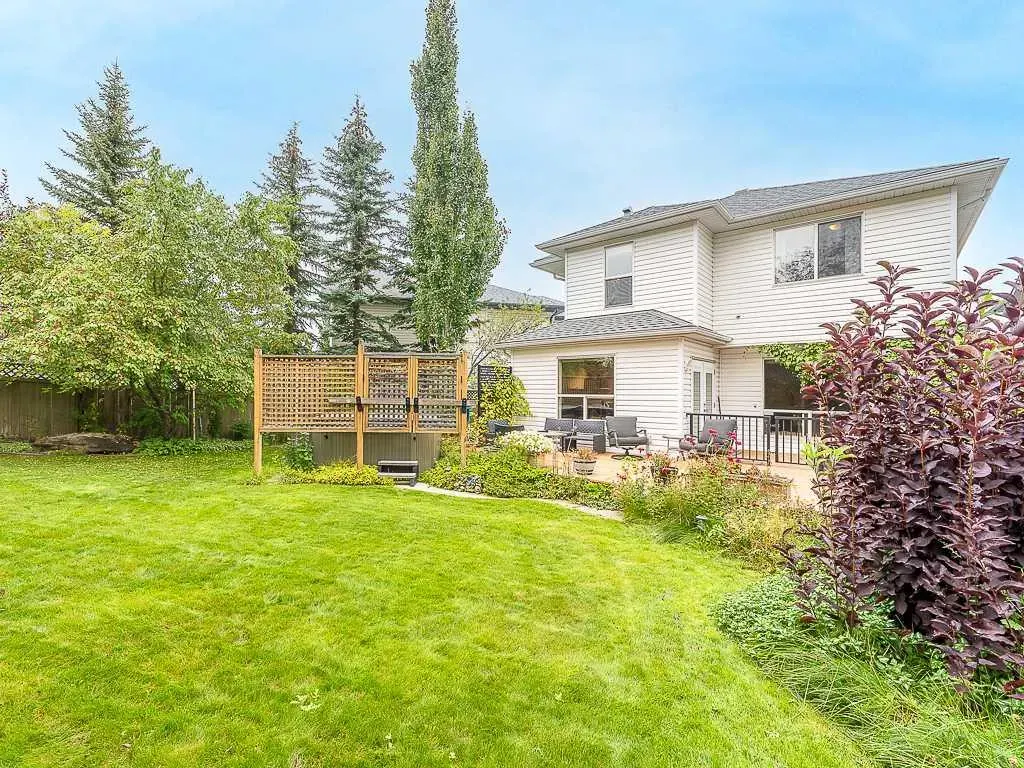 323 Bridlewood Circle SW