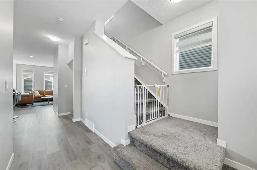 856 West Lakeview Drive