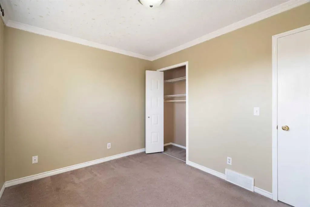 39 Bearberry Crescent NW
